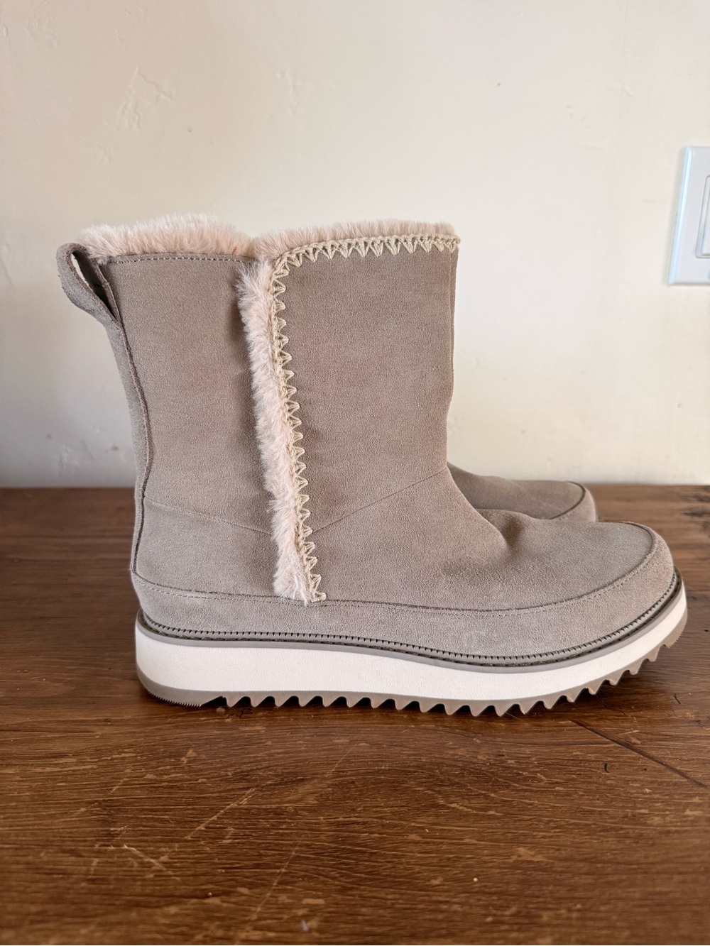 TOMS Marlo Faux Fur Lined Winter Boots Cement Grey Size 7.5